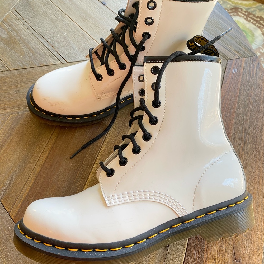 Dr. Martens Womens patent boot - white - Picture 3 of 5